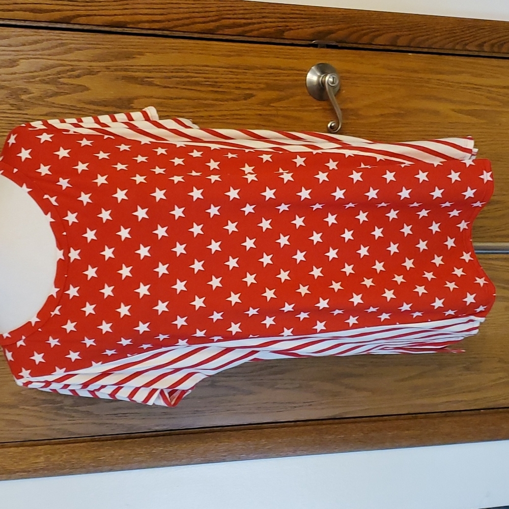 Sew in Love Red and white Stars and Stripes Short Sleeve Top XL